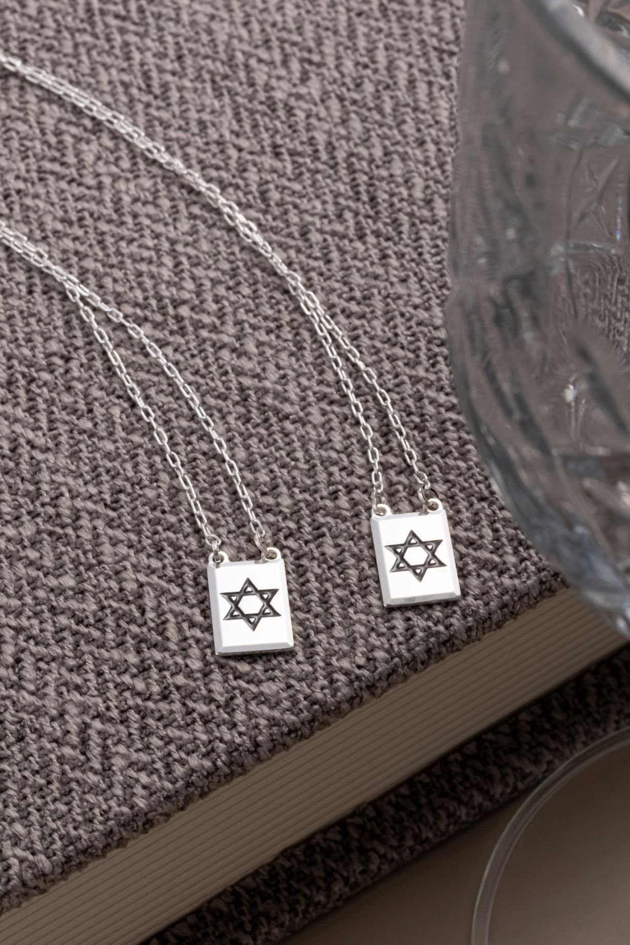 ESCAPULÁRIO PRATA COM 2 ESTRELAS DE DAVI