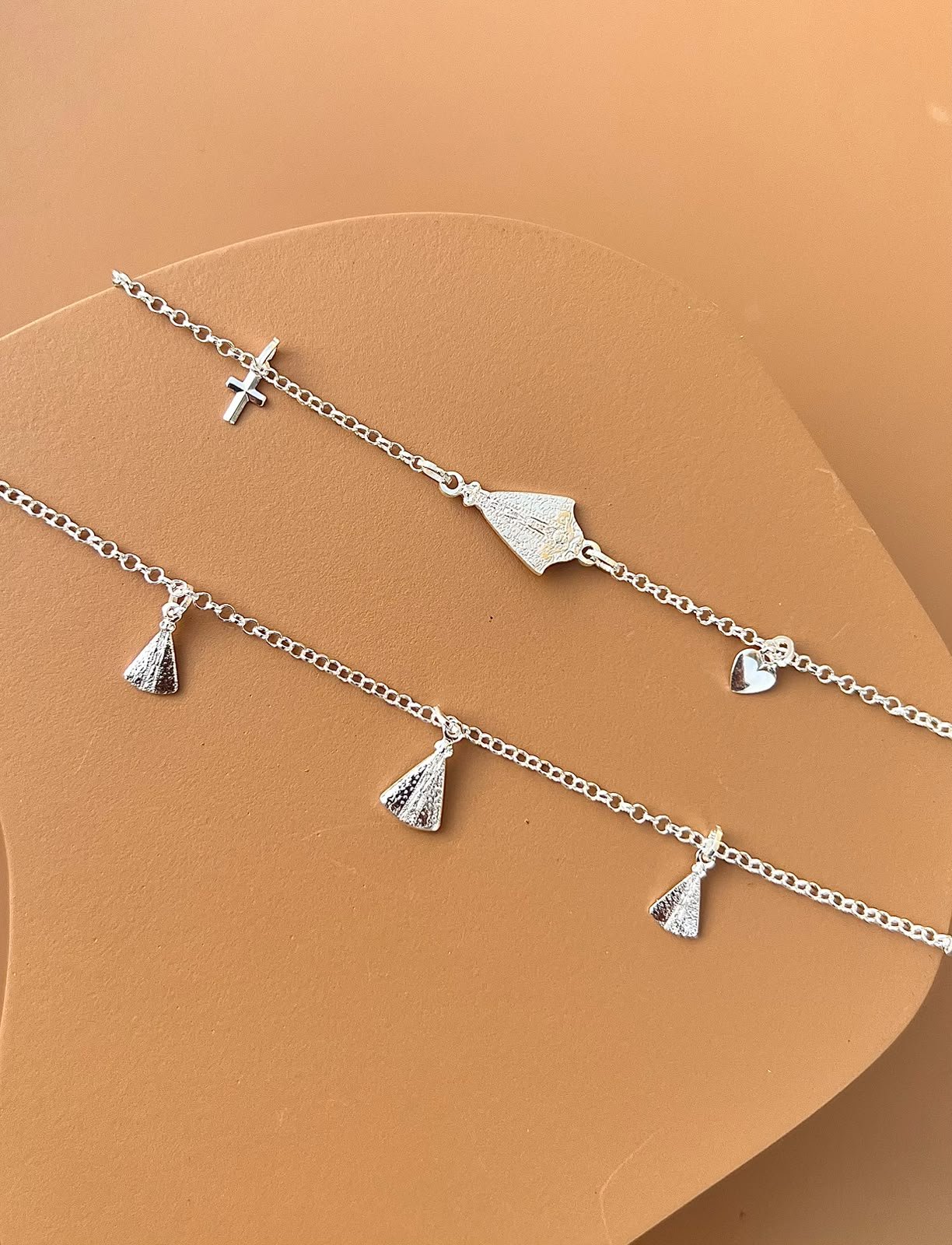 PULSEIRA INFANTIL DE PRATA ELO PORTUGUÊS COM 3 NOSSA SENHORA APARECIDA 14CM
