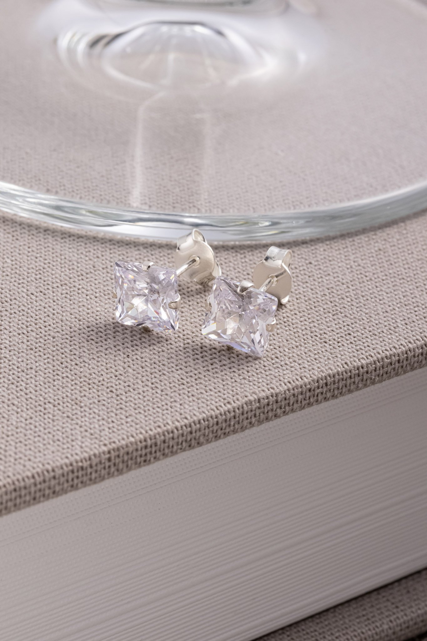 BRINCO DE PRATA ZIRCONIA QUADRADO MEDIO