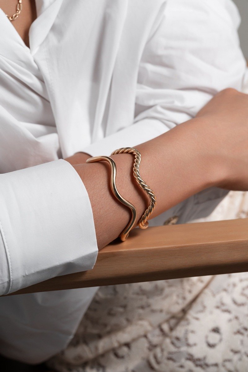 BRACELETE MARTELADO LISO