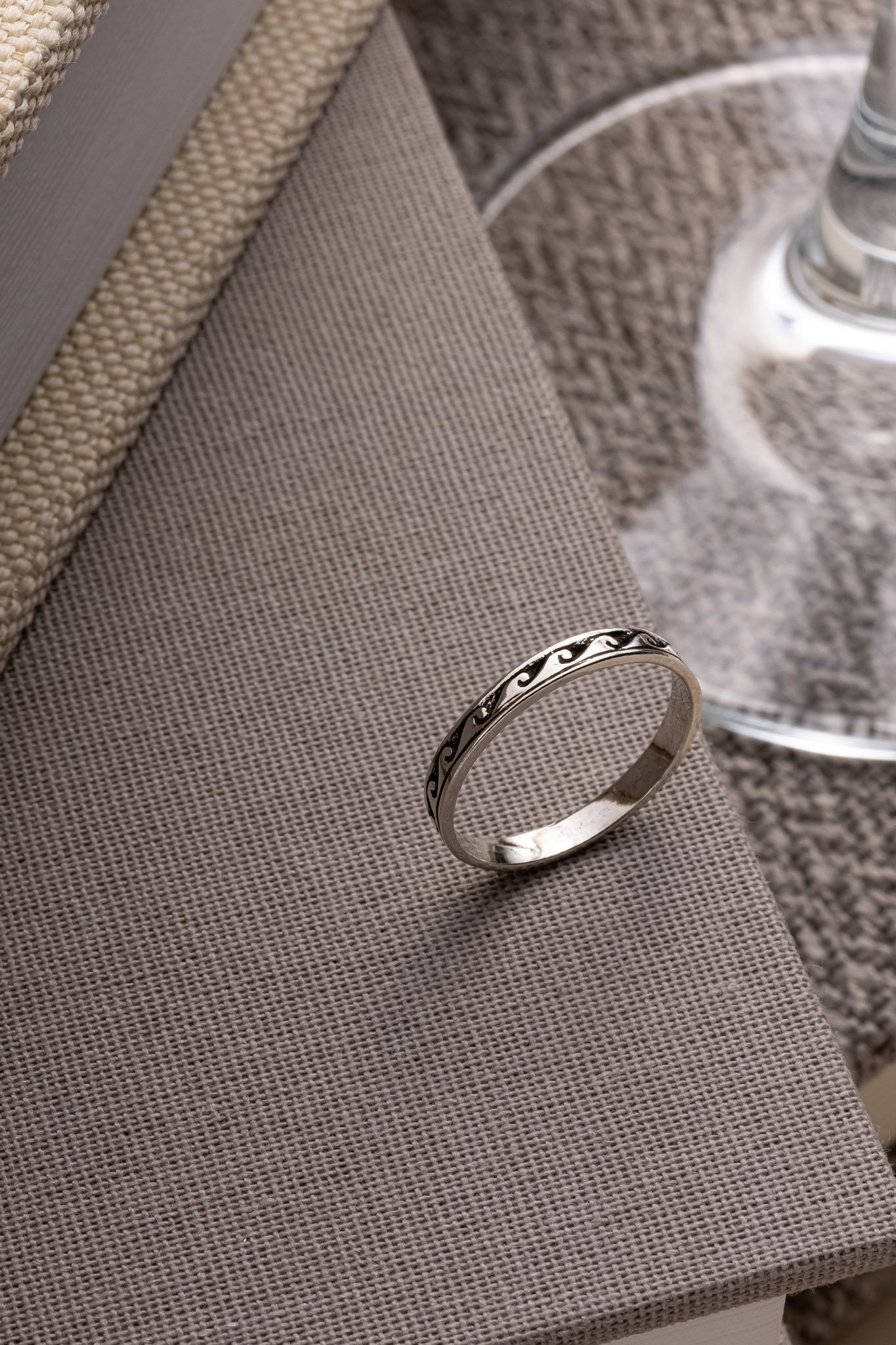 ANEL PRATA ENVELHECIDA ONDA