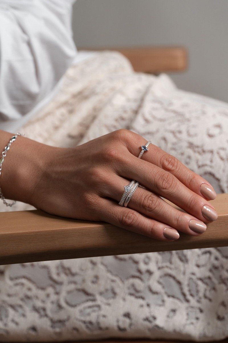 ANEL PRATA COM PEDRA AZUL E ZIRCONIA